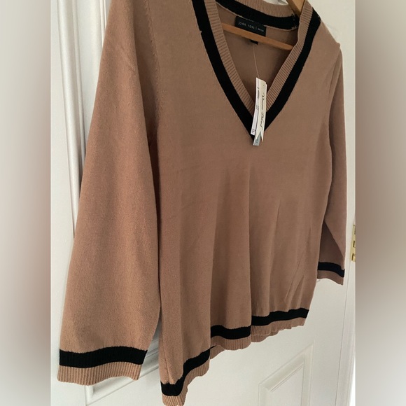 NWT! Joane Vass New York beautiful 3/4-Sleeve Sweater - Picture 4 of 12